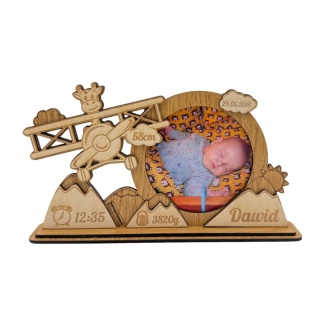Ramka z metryczką dziecka z personalizacją i zdjęciem – drewniana pamiątka narodzin